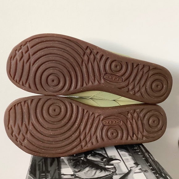 Womens Size 9 *STRAP NOT FLEXIBLE - Keen Green Leather Sienna Mary Jane Shoes - Picture 6 of 7